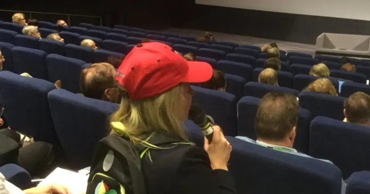 Hyppää kaverin kenkiin -heittäytymisharjoitus 
