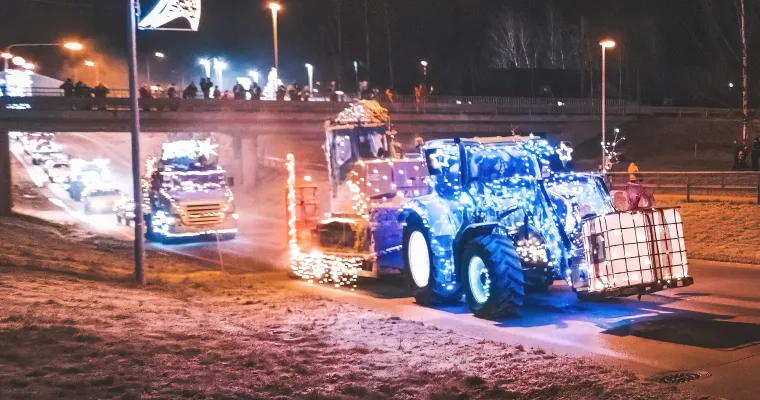 Ajoneuvojen jouluvaloparaati- Aura kartalle