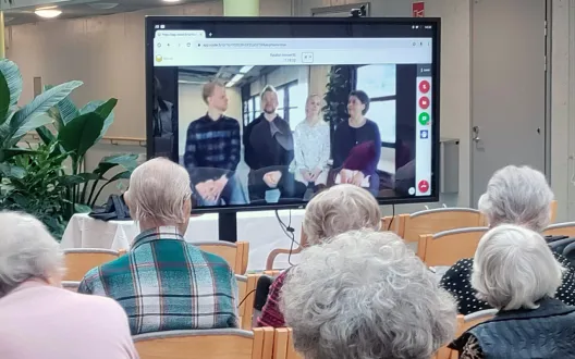 Ikäihmisten arkikuntoutuminen etänä pilotissa Rajattoman virtuaalikonsertissa syksyllä 2021.