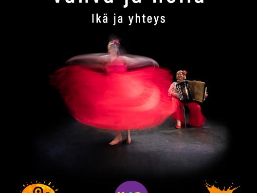 Kuvassa tanssija pyörii punaisessa mekossa ja taustalla näkyy harmonikan soittaja