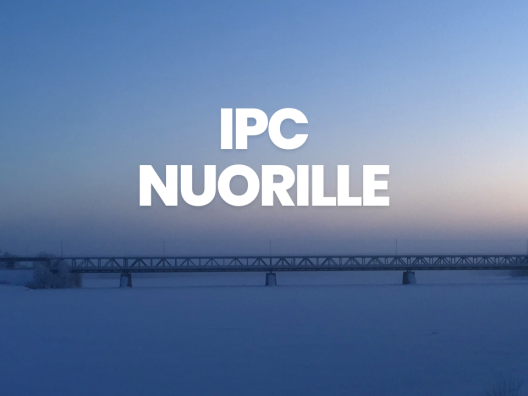 Talvinen maisemakuva, jonka päällä lukee IPC nuorille.