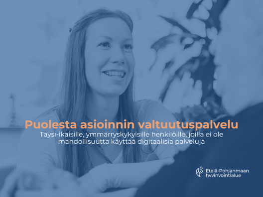 Kansikuva asiakaspalvelijasta, joka puhuu ikäihmisen kanssa