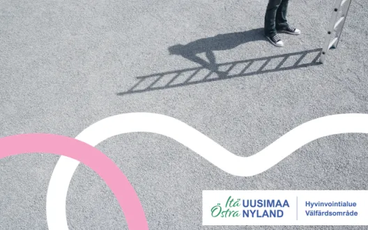 Itä-uudenmaan hyvinvointialueen logo ja jalat ja varjo ihmisestä ja tikapuista