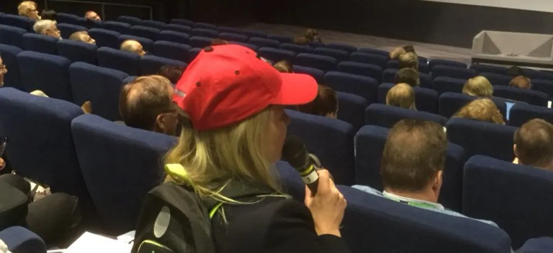 Hyppää kaverin kenkiin -heittäytymisharjoitus 