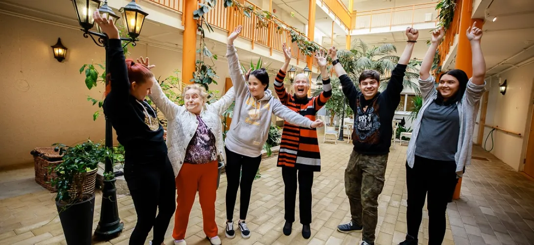 Trainee-ohjelma: Ryhmämuotoisella työkokeilulla onnistumisen kokemuksia työelämästä ikäihmisten parissa tehtävässä työssä