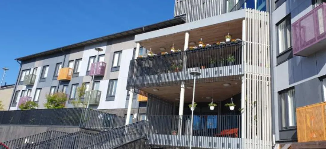 Aktiivisuuden seurantapalvelun käyttö senioriasumisyksikössä